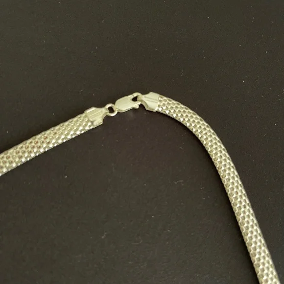 18” Sterling Silver mesh weave necklace. Beautifully crafted. Excellent cond. - Picture 3 of 3